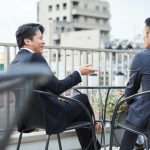 誰に話しますか?